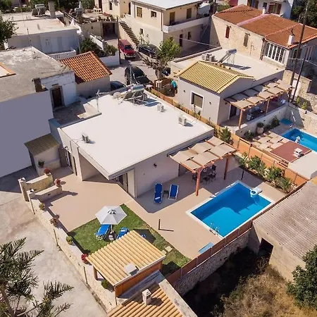 Two Side By Side With 2 Privates Pools
